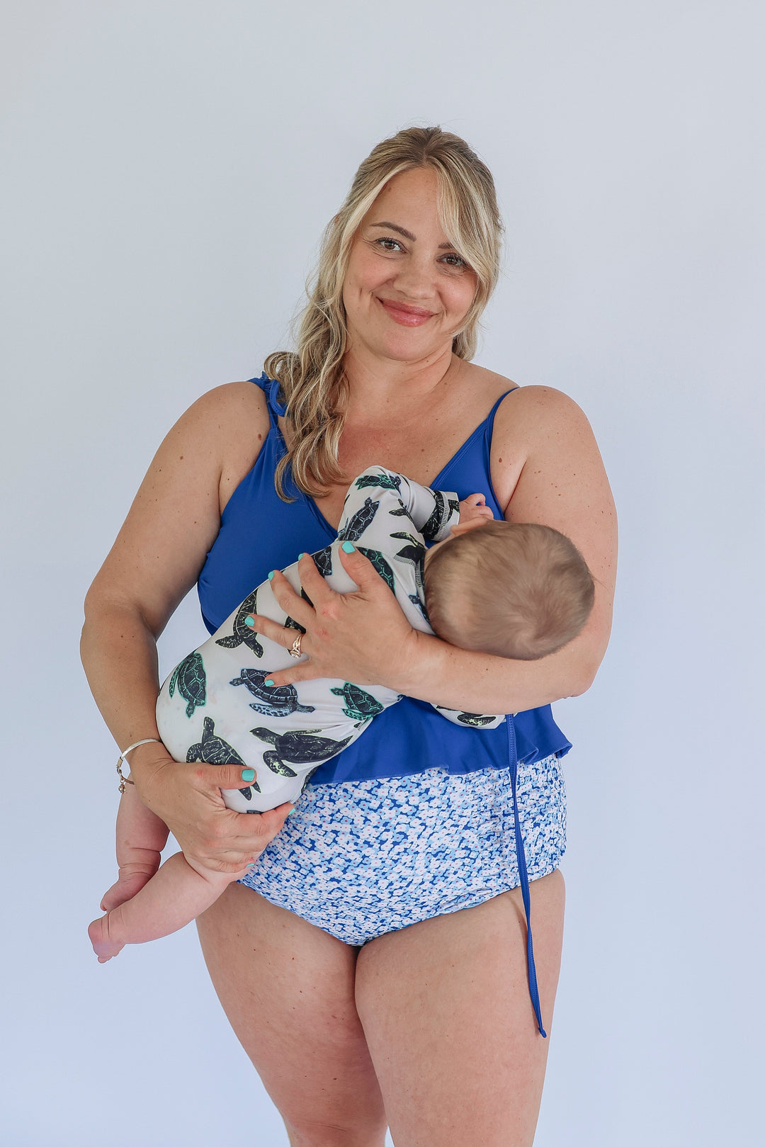 Summer Breastfeeding Essentials: What Every Nursing Mom Needs in 2026