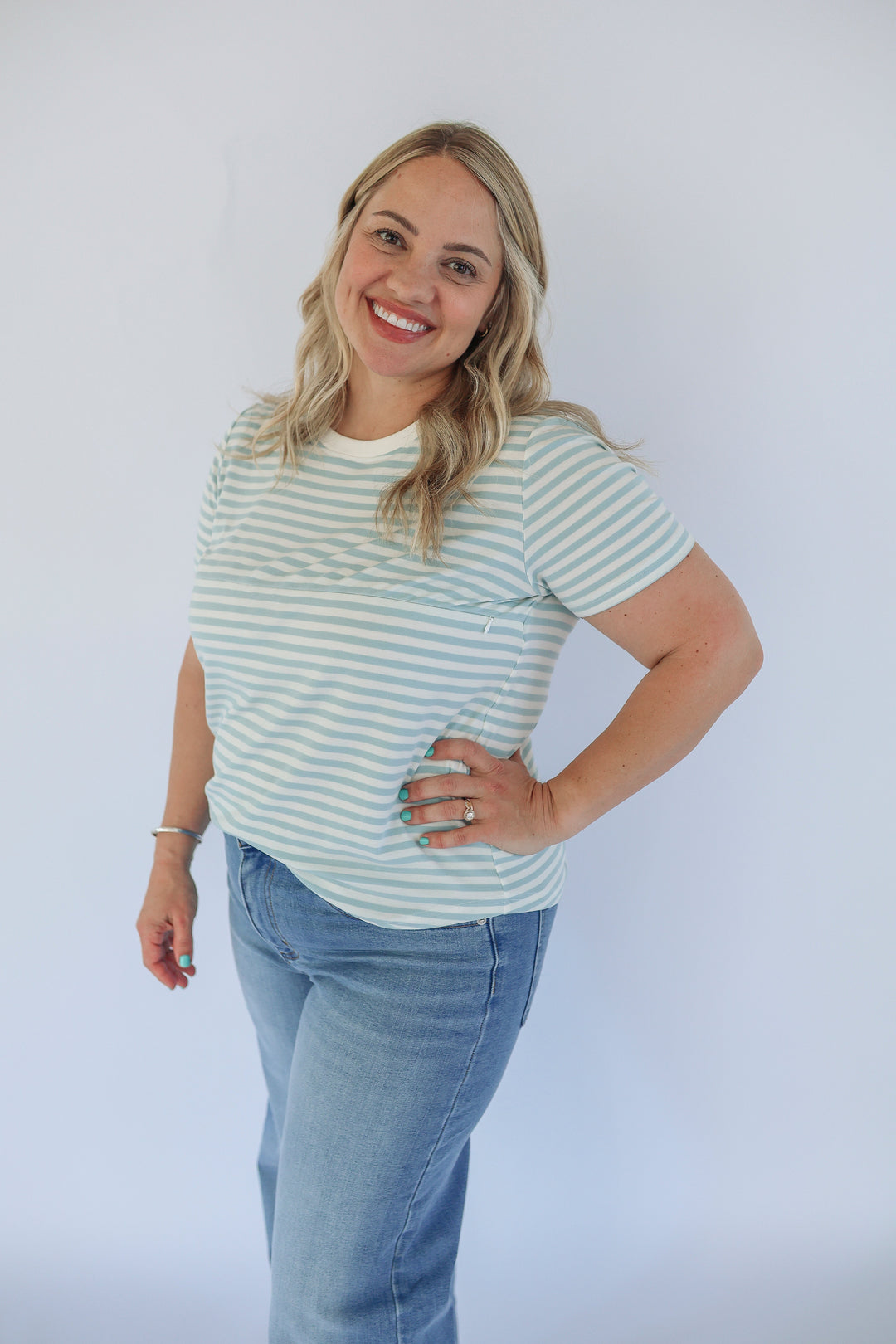 Breastfeeding-Friendly Fall Family Photo Outfits