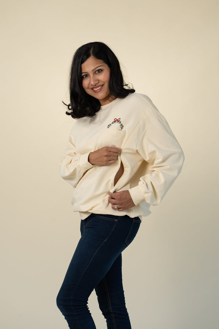 Holiday relaxed-fit breastfeeding sweatshirt in Cream – Movemama