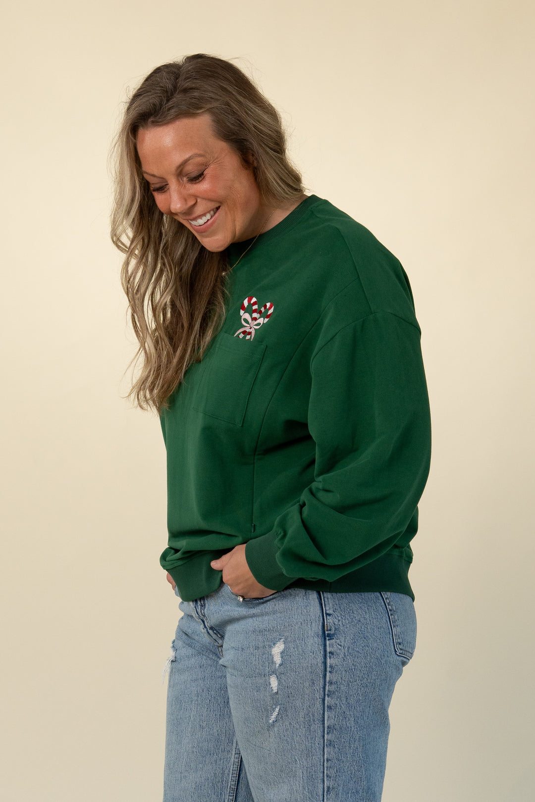 Holiday relaxed-fit breastfeeding sweatshirt in Forest Green – Movemama