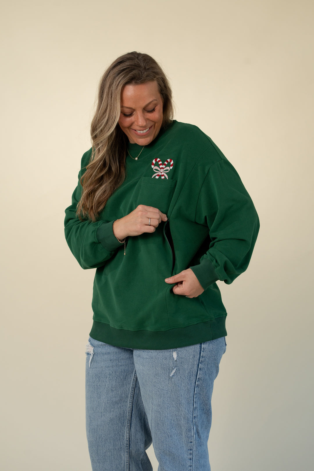 Holiday relaxed-fit breastfeeding sweatshirt in Forest Green – Movemama