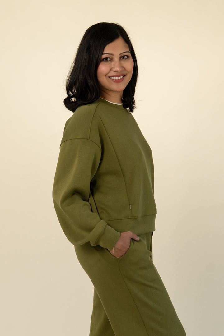 Luxe breastfeeding lounge crewneck in Olive – Movemama