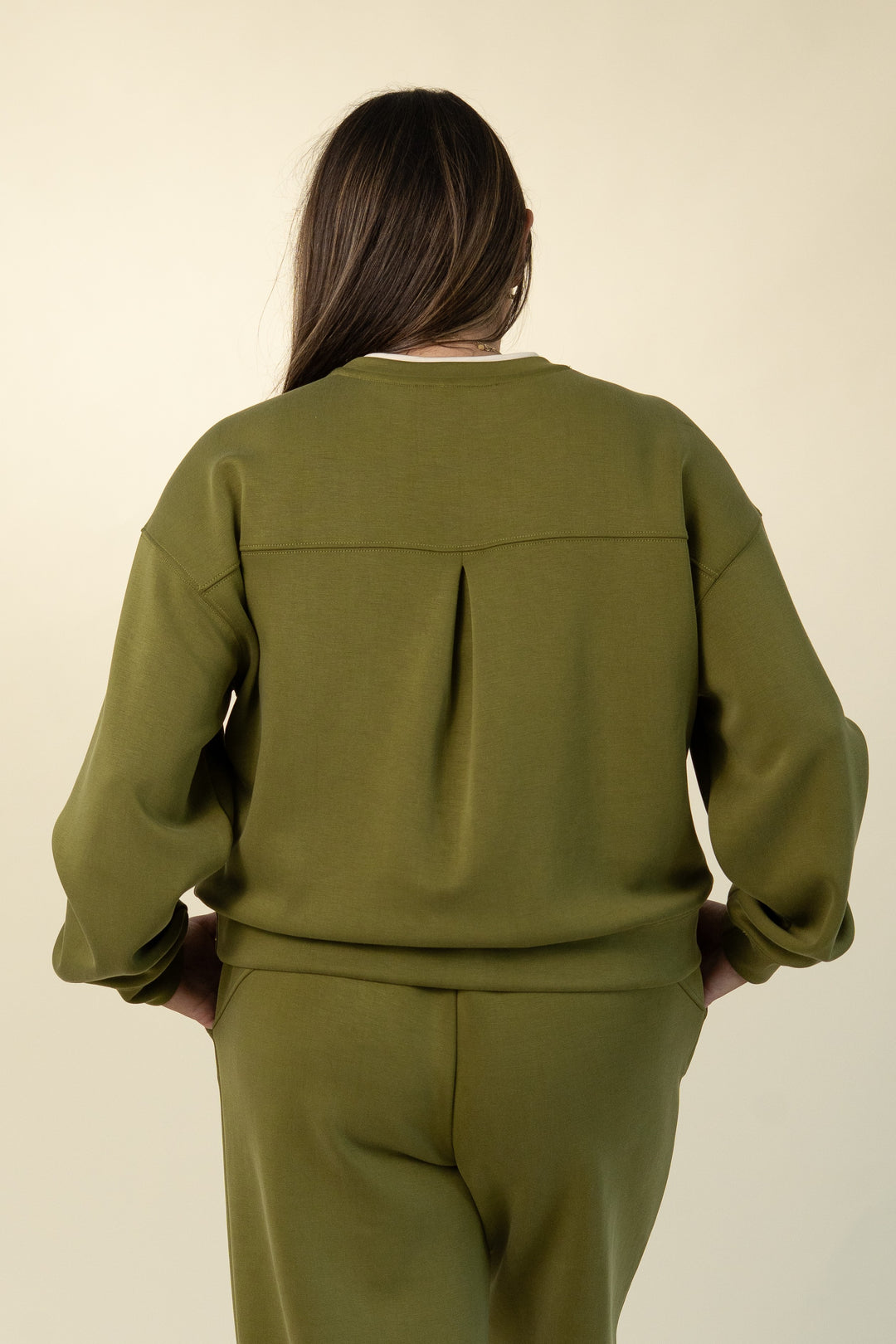 Luxe breastfeeding lounge crewneck in Olive – Movemama