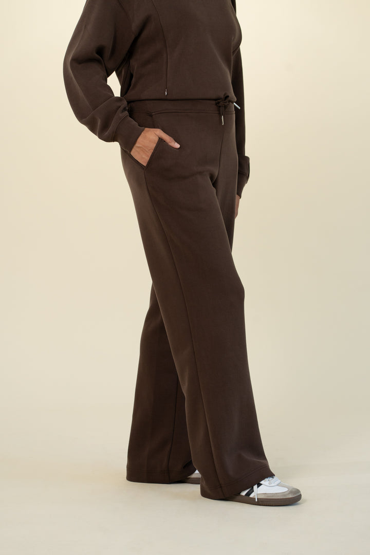 Luxe wide-leg lounge pants in Chocolate – Movemama