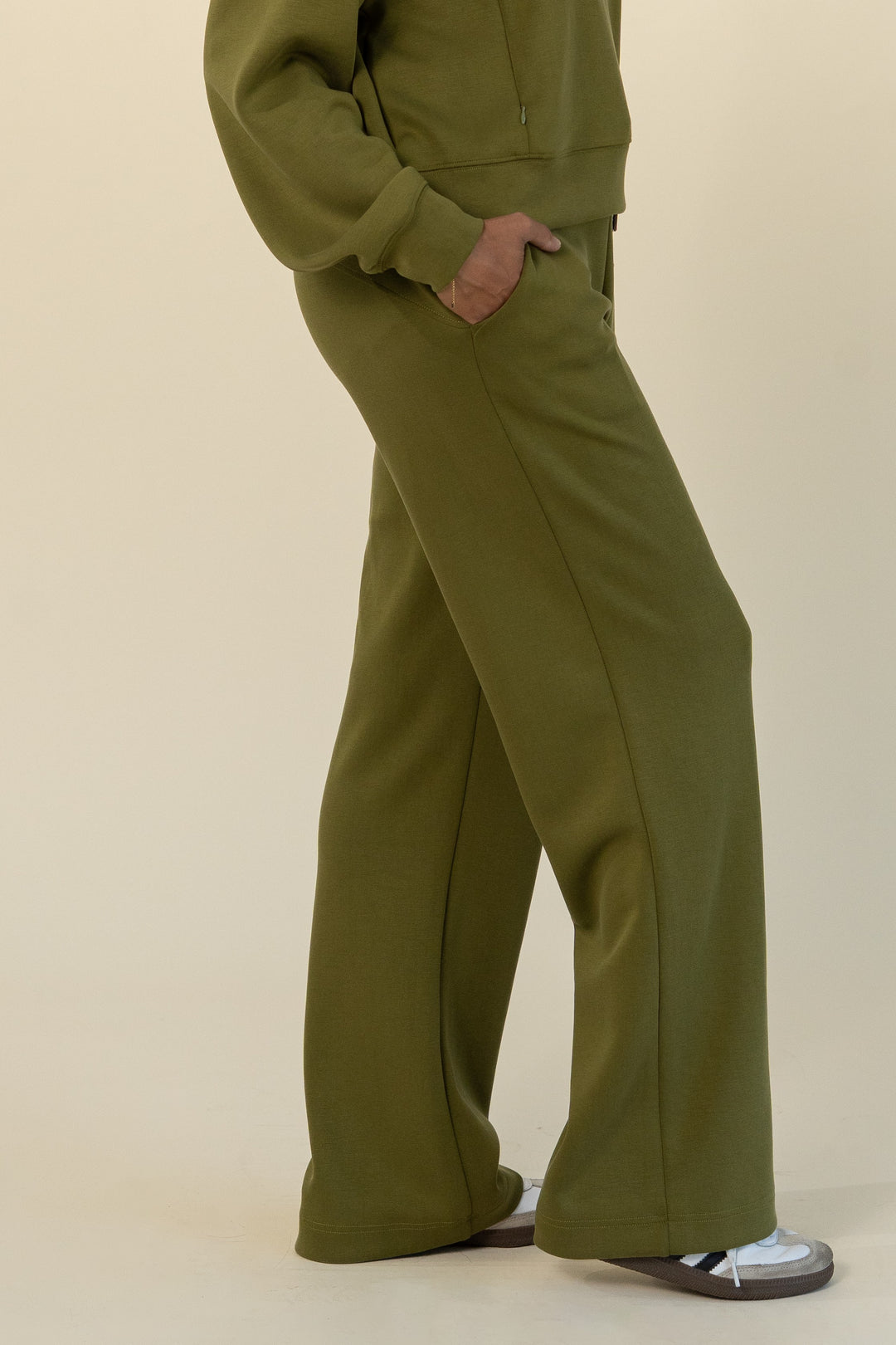 Luxe wide-leg lounge pants in Olive – Movemama