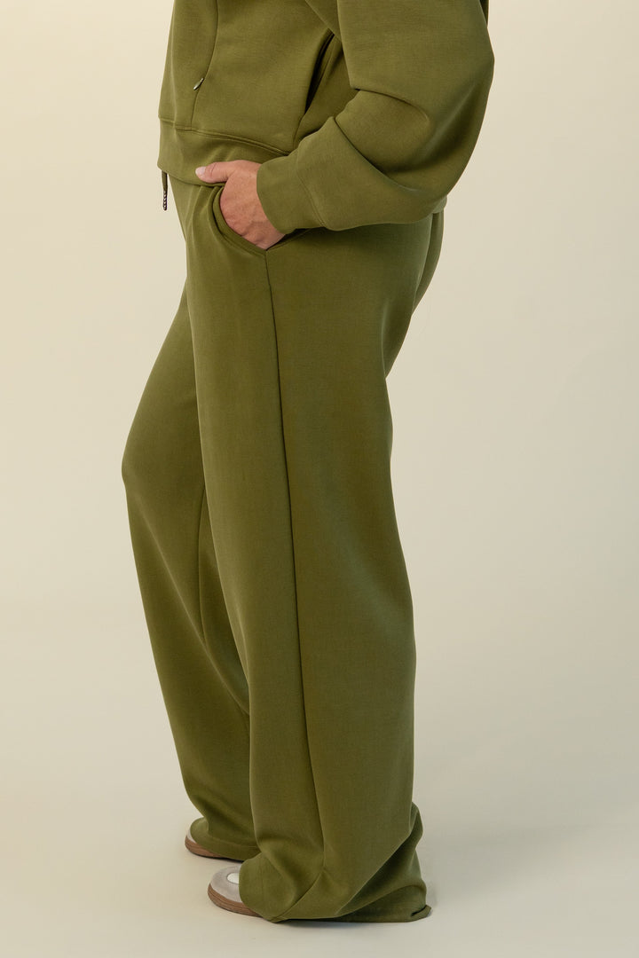 Luxe wide-leg lounge pants in Olive – Movemama