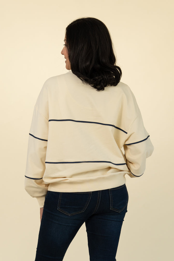 Relaxed-fit invisible-zip breastfeeding sweatshirt with piping in Cream and Navy – Movemama