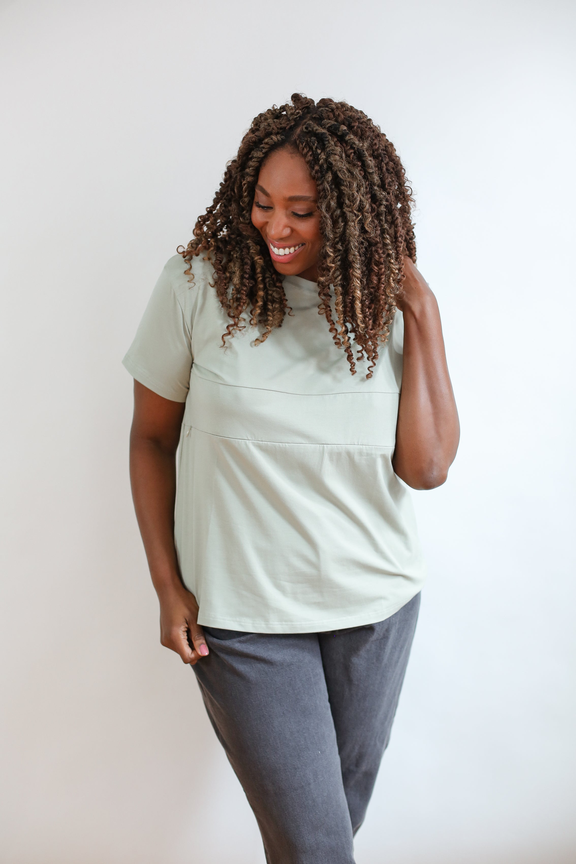 Full-Zip Breastfeeding Tee | Movemama Nursing Apparel